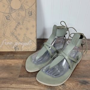 🆕️Free People Vacation Day Wrap Sandals